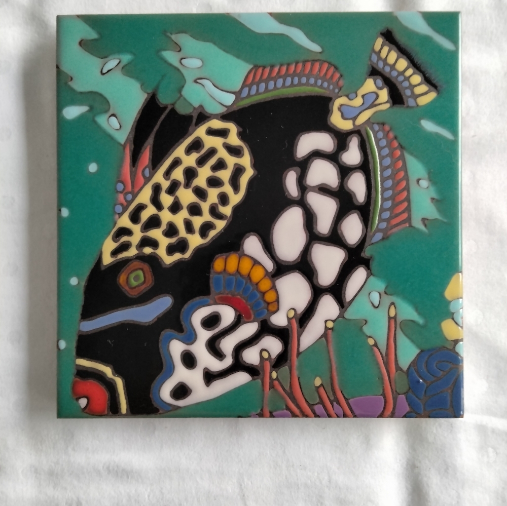 Colorful triggerfish Triton Tile hot plate/trivet or wall hanging 6 in